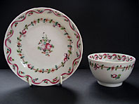 NEW HALL 18TH CENTURY ENGLISH PORCELAIN TEABOWL AND SAUCER, THE PINK RIBBON PATTERN, NUMBER 186