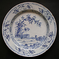 FINEST LIVERPOOL DELFT TIN-GLAZED EARTHENWARE LARGE BLUE AND WHITE PLATE WITH THE TWO COCKERELS PATTERN C.1750-60