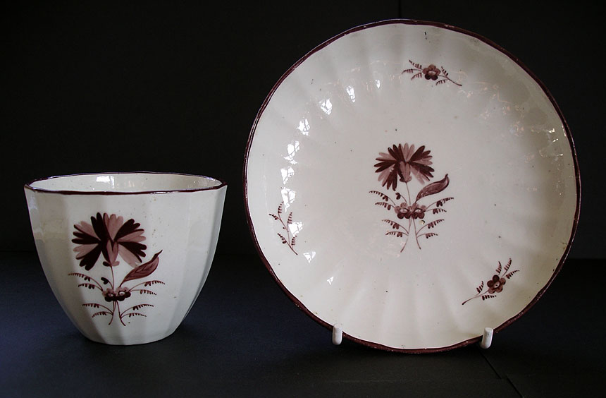 Pinxton English antique porcelain teabowl and saucer Carnation pattern c.1790